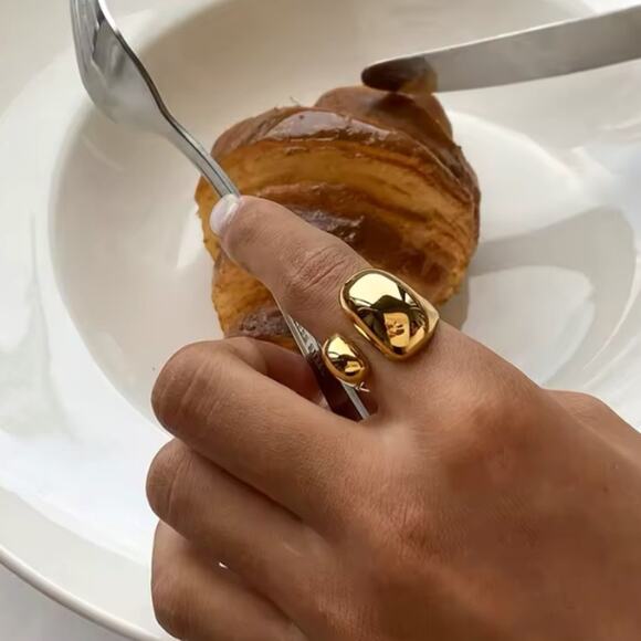 Gold Plated Geometric Ring, Creative, Design, Unique, Tre… - Picture 2 of 5